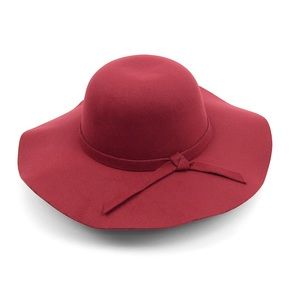 Wide brim hat in wine